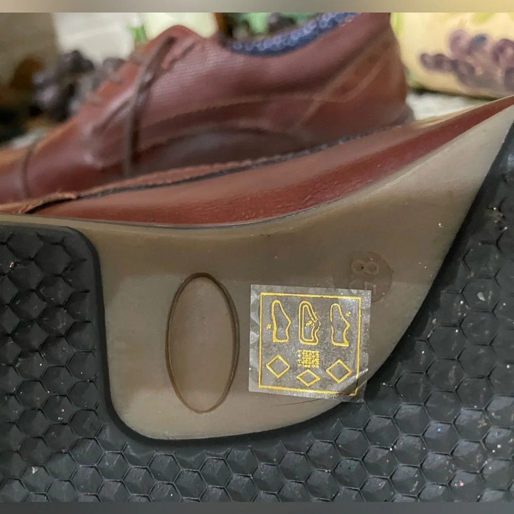 MADDEN Men SZ:8.5 Classic Brown Leather Oxfords Gently worn lace up Comfort Wear